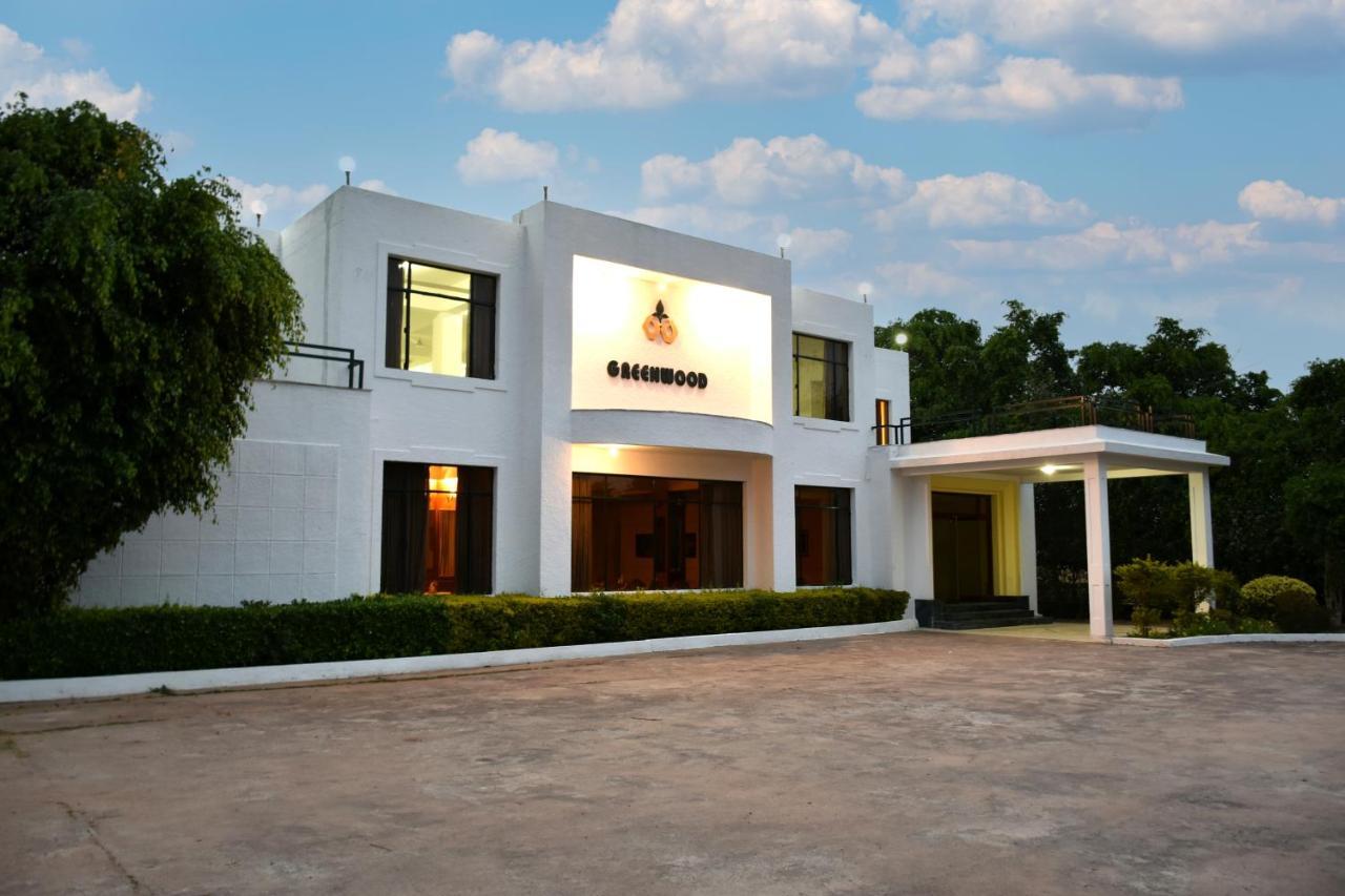 Greenwood Hotel Khajuraho Exterior photo