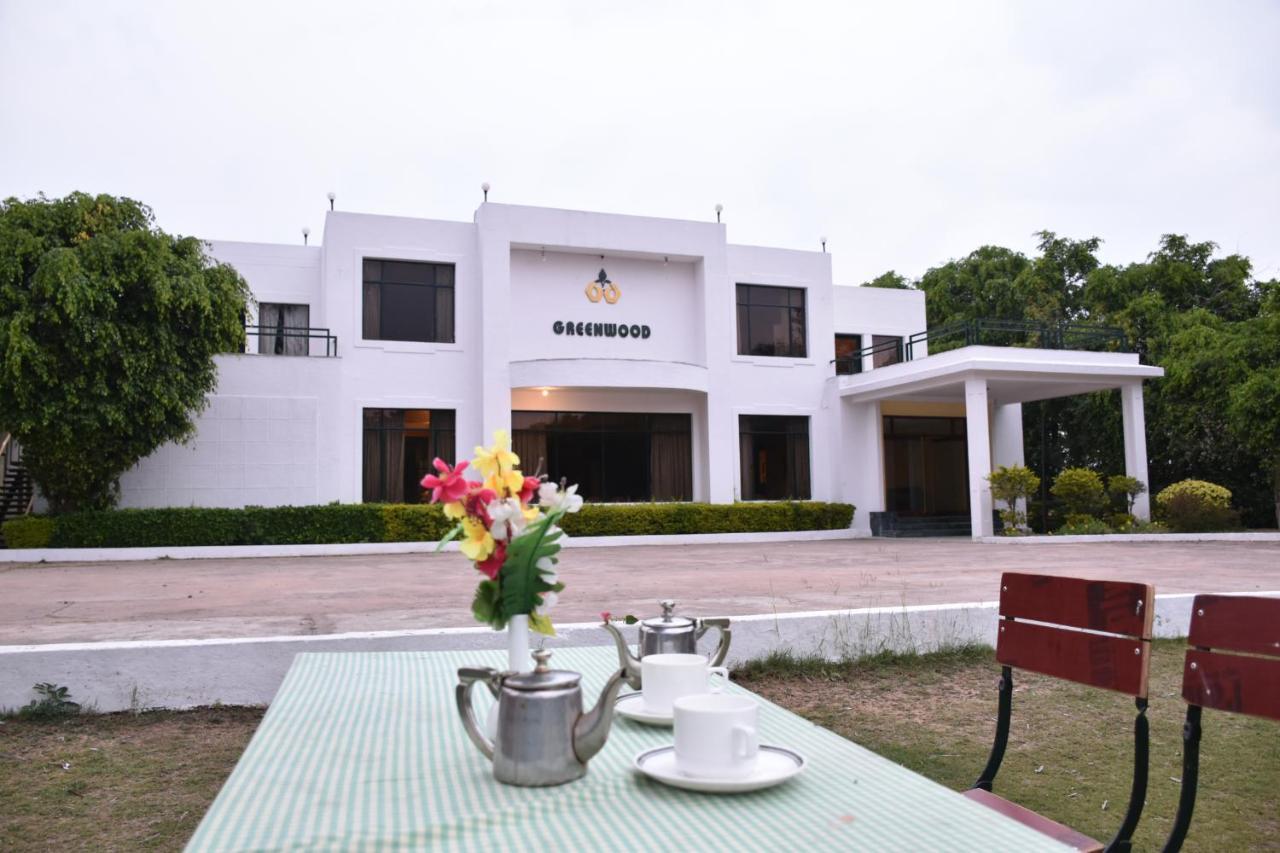Greenwood Hotel Khajuraho Exterior photo