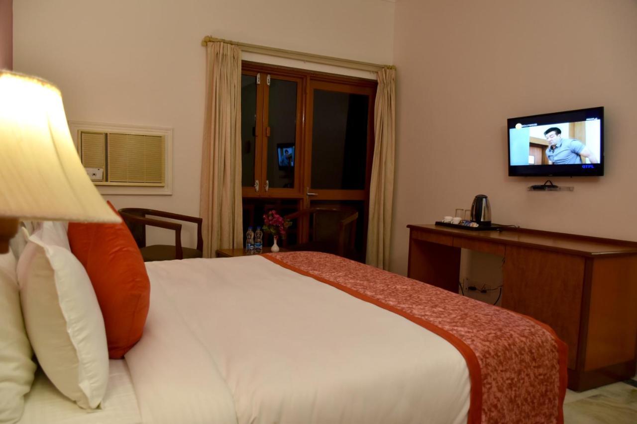 Greenwood Hotel Khajuraho Exterior photo