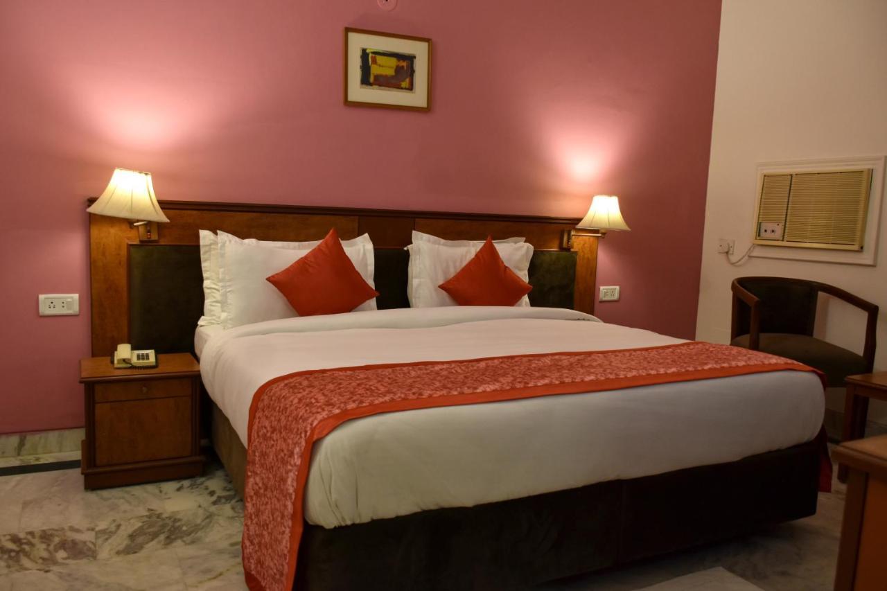 Greenwood Hotel Khajuraho Exterior photo