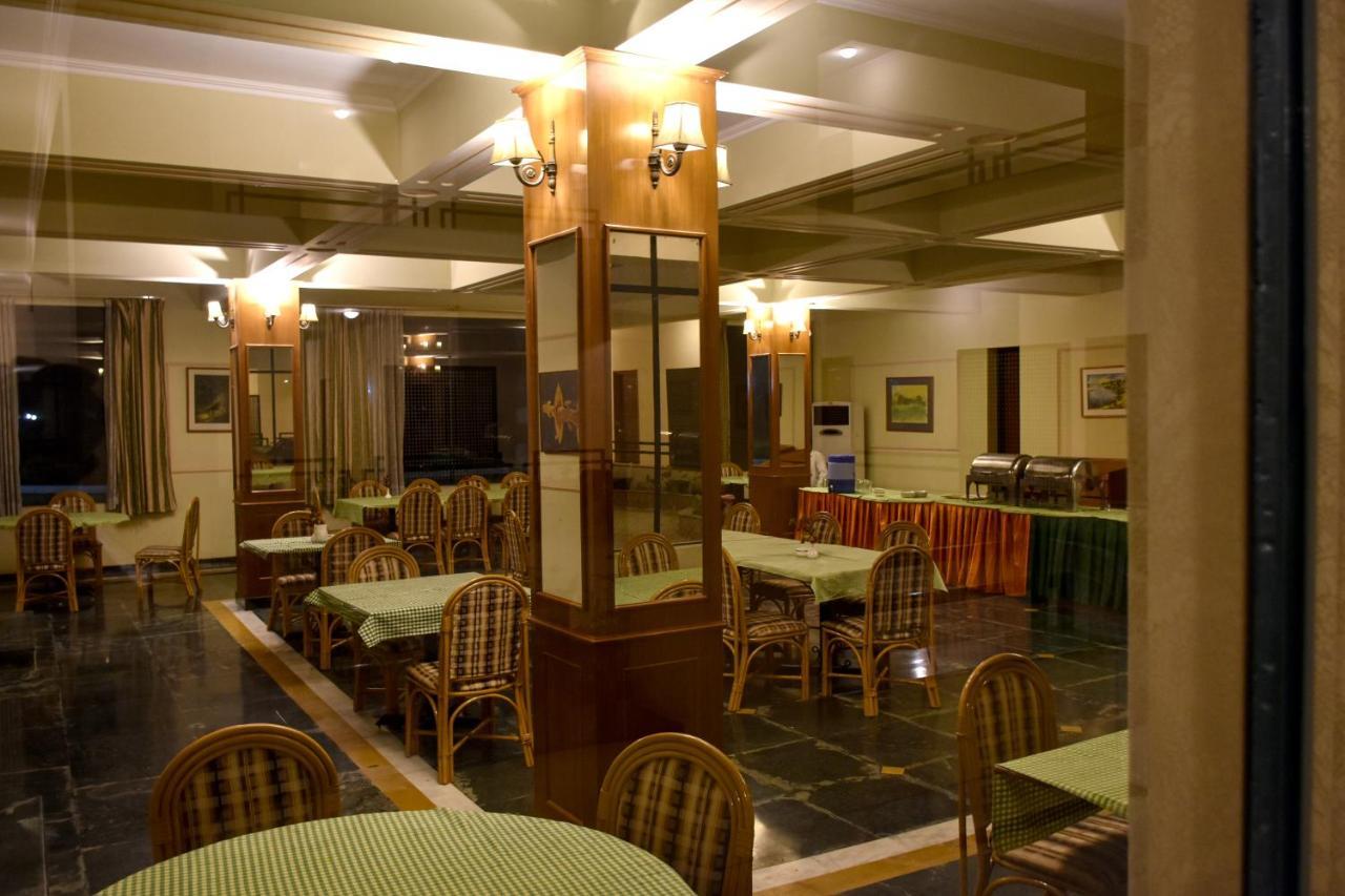 Greenwood Hotel Khajuraho Exterior photo